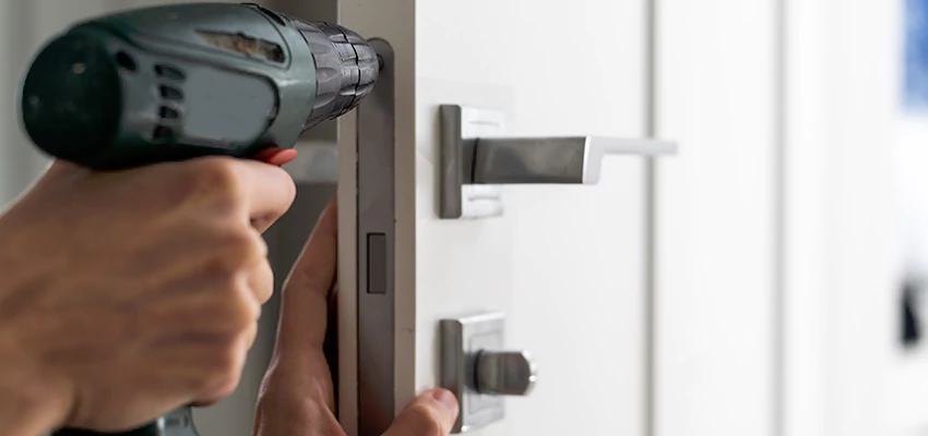 Locksmith For Lock Replacement Near Me in La Presa, CA