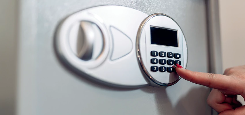 Jewelry Safe Cracking in La Presa, California