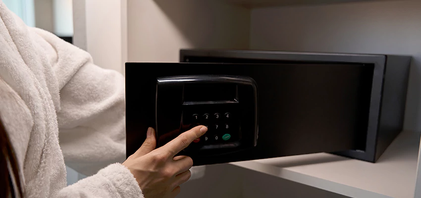 Safe Unlocking Service Company in La Presa, California